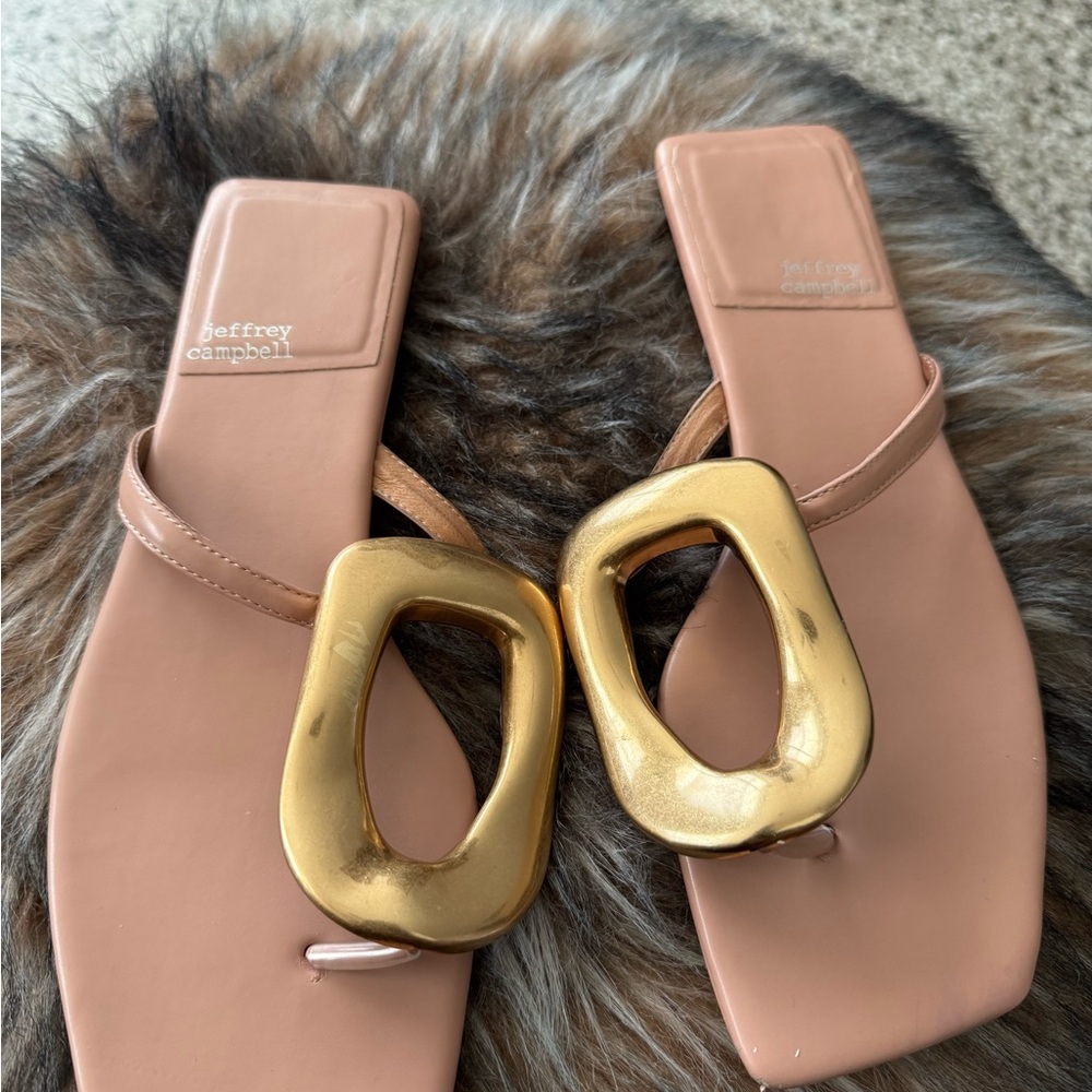 Jeffrey Campbell SZ 7.5 flat sandals
